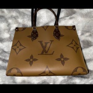 Louis Vuitton Onthego Mm Tote In Monogram Reverse